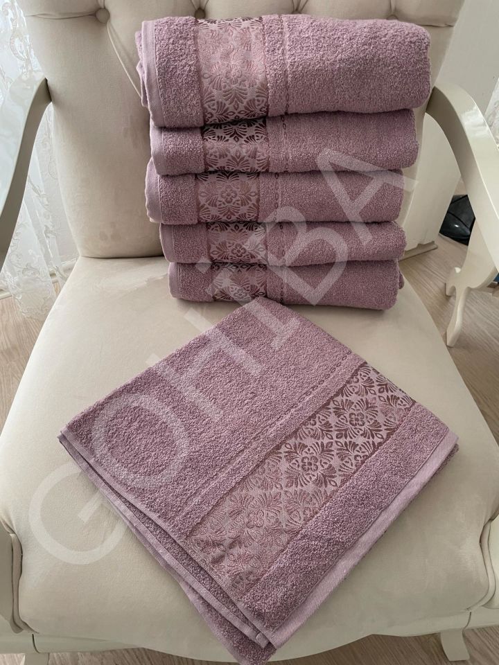 Mürdüm Desenli Şerit Detaylı Kaliteli Banyo Havlusu